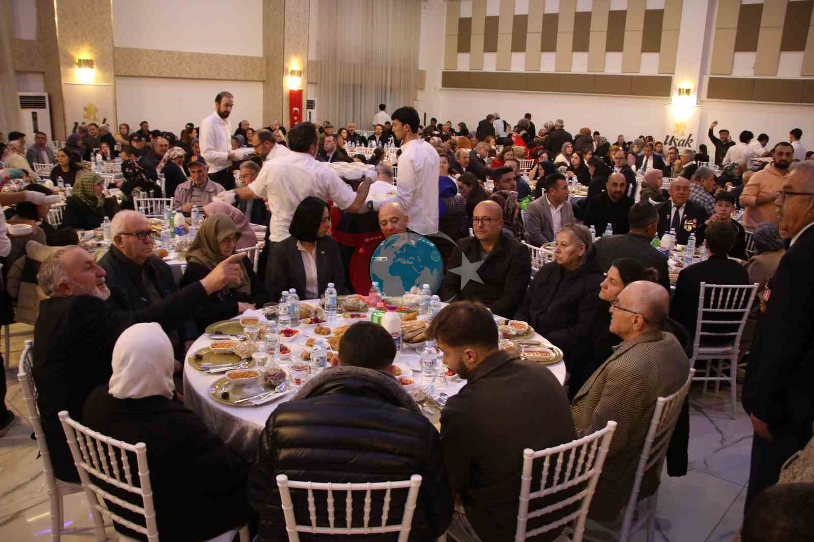 Uşak'ta Vali Aktaş, Ramazan Ayının İlk İftarında Onur Konuklarıyla Buluştu