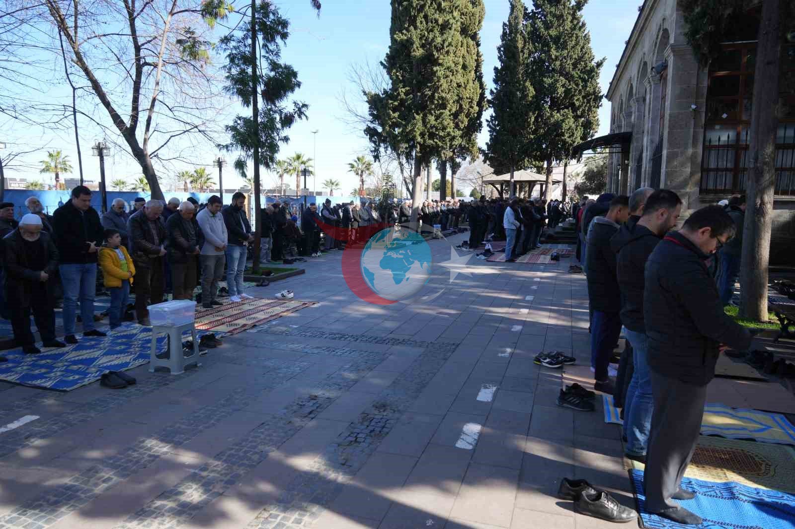 Ramazan&rsquo;ın ilk cumasında camiler doldu taştı