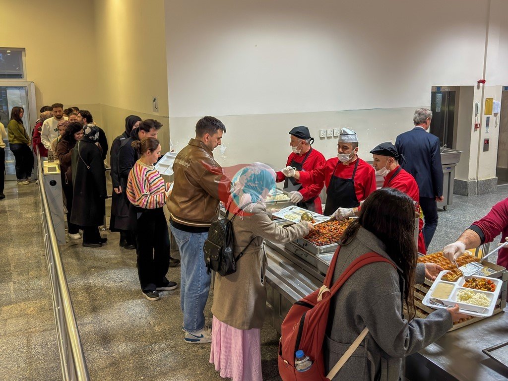 OMÜ’de Ramazan’ın ilk sofrası kuruldu