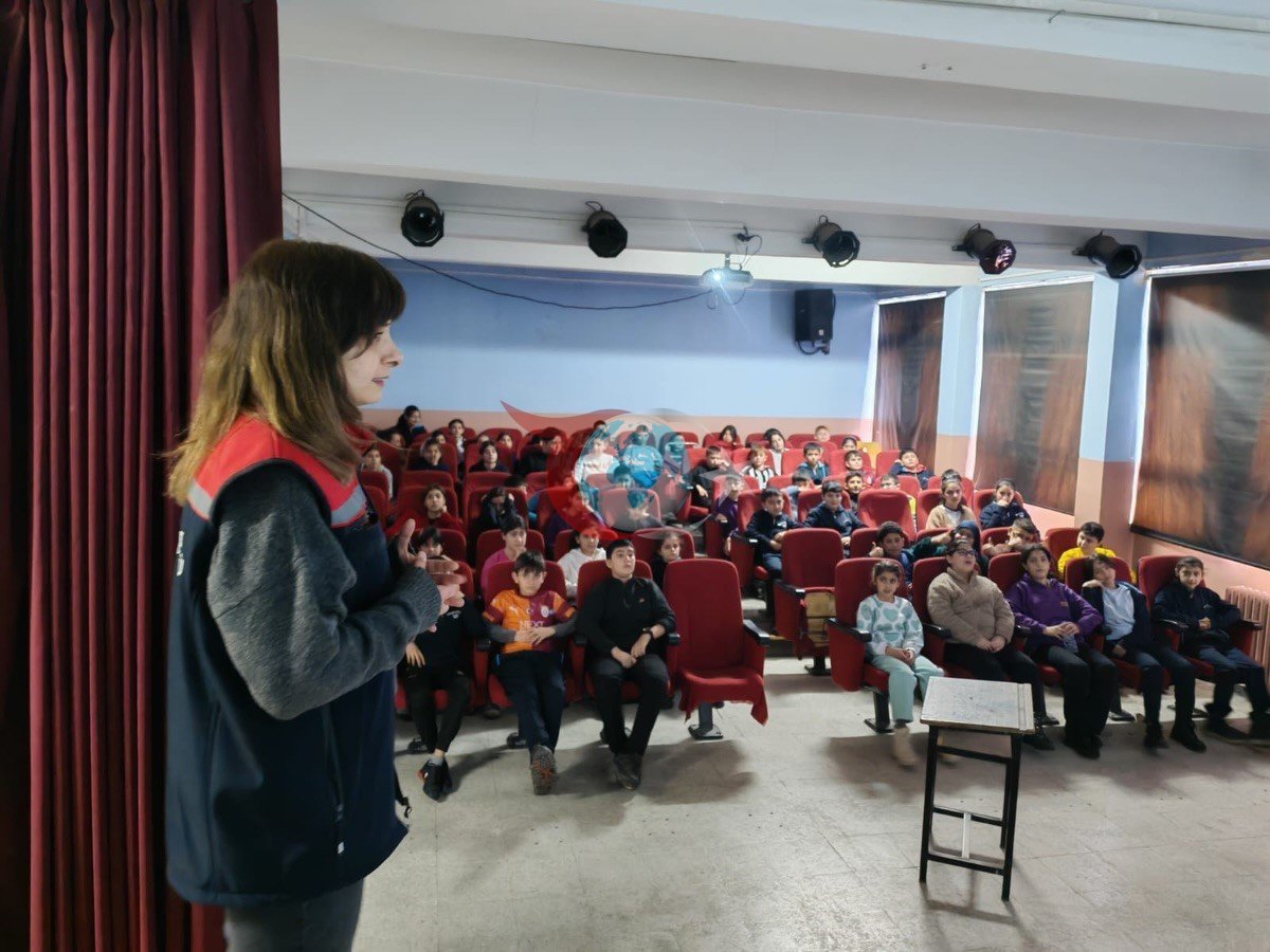 Қарасуда орта мектеп оқушыларына органикалық егіншілік бойынша білім берілді