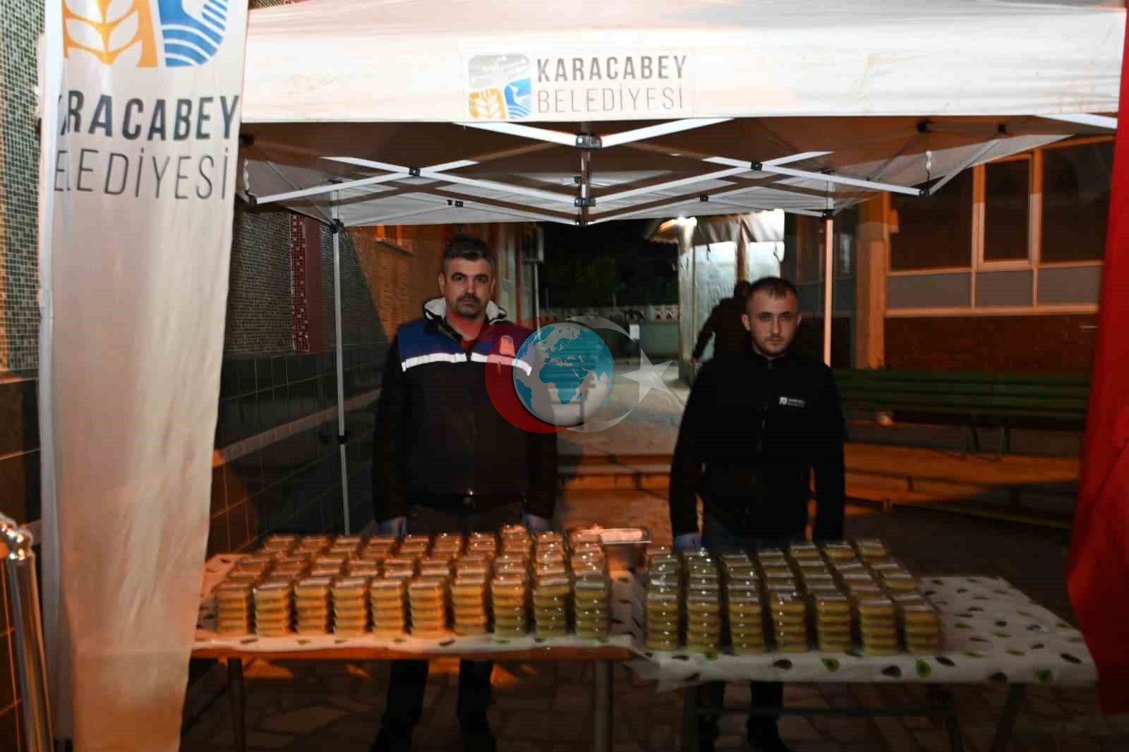 Başkan teravih sonrası vatandaşlarla buluştu