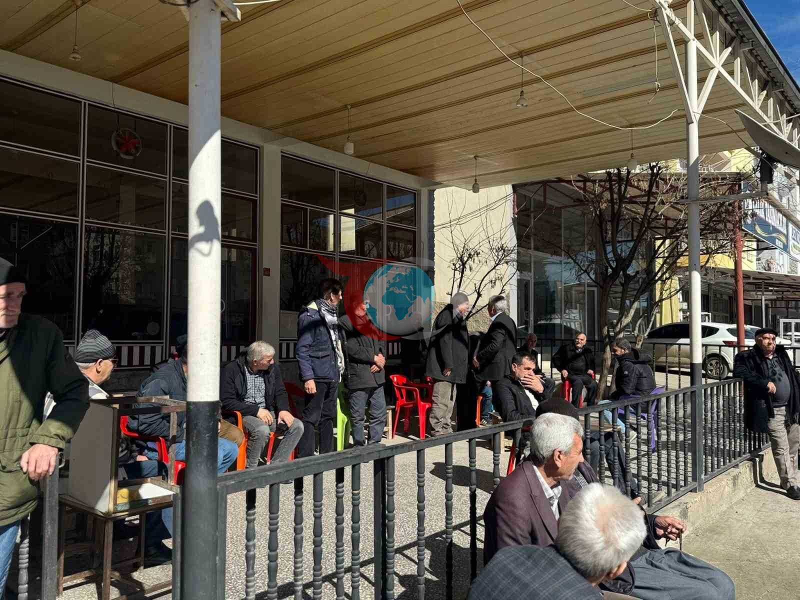 Başkan Karamehmetoğlu, vatandaşlarla bir araya gedi