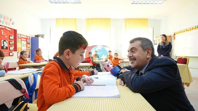 Bakan Tekin: 168 kişinin imzaladığı metinle ilgili suç duyurusunda bulunacağız