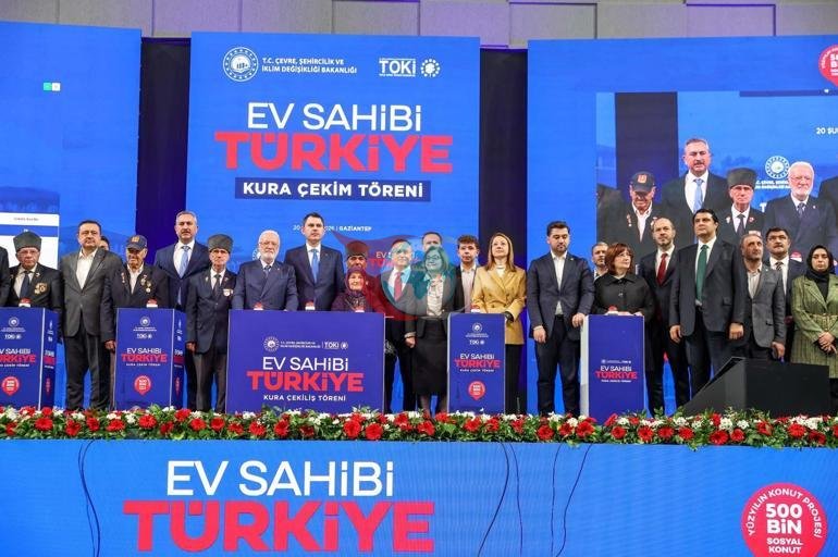 Bakan Kurum: Biz lafla değil, eserle konuşuyoruz