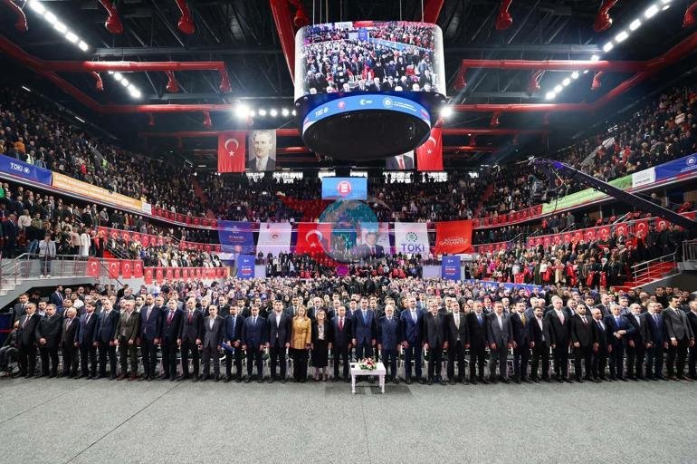 Bakan Kurum: Biz lafla değil, eserle konuşuyoruz