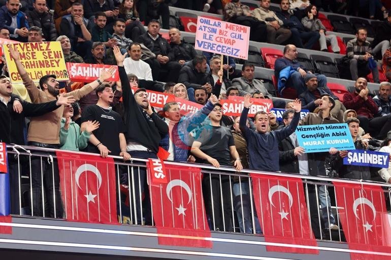 Bakan Kurum: Biz lafla değil, eserle konuşuyoruz