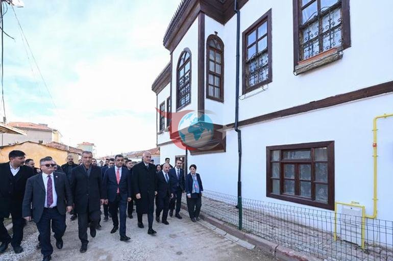 Bakan Ersoy Kırıkkale’da fuqarolar bilan yurgan, uy dasturxonida iftor qilgan