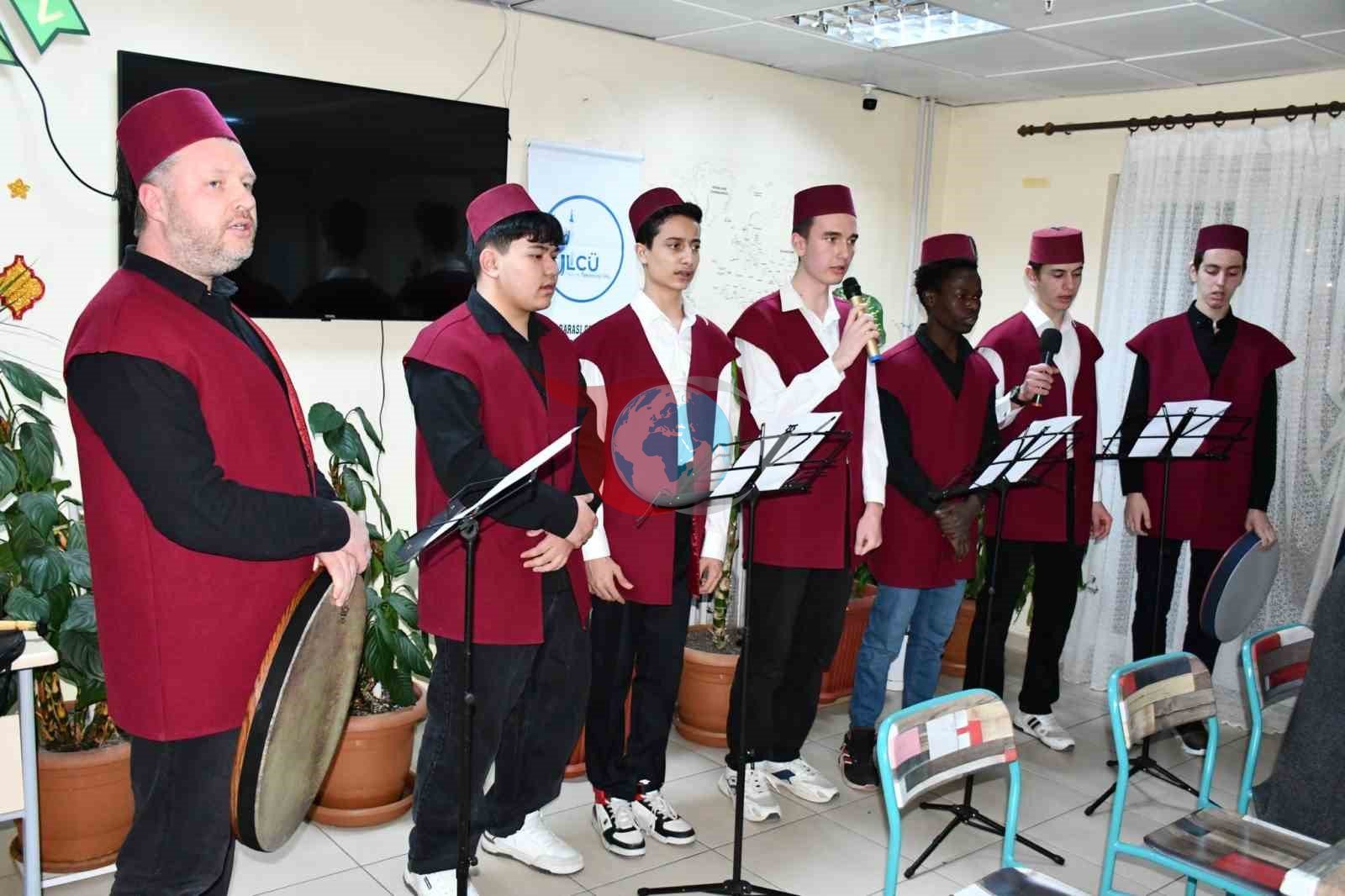 İftarda uluslararası öğrencilerle bir araya gelindi