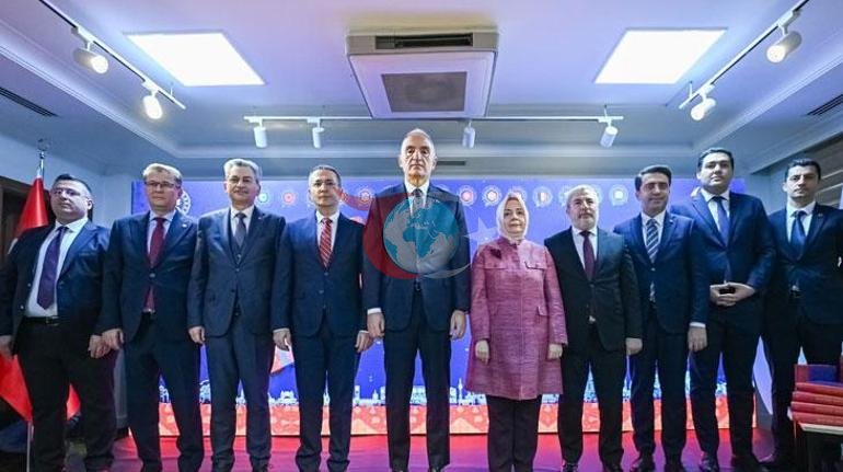 Bakan Ersoy, Dรผnya Dillerinde Tรผrkรงe projesini anlattฤฑ