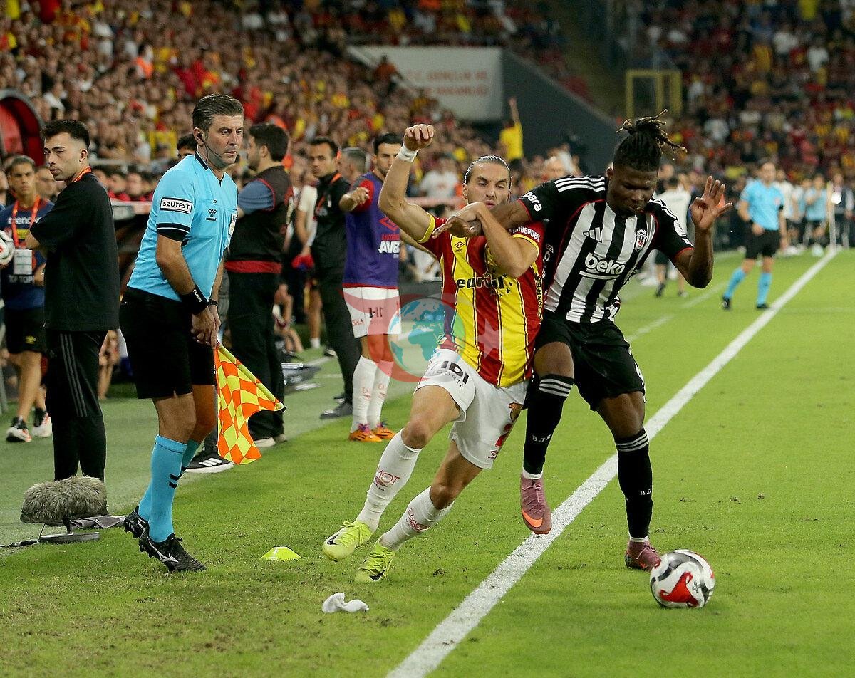 Beşiktaş'ın yıldızlarından El Bilal Toure, Göztepe maçında forma giyemeyecek.