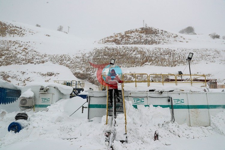 Kar kalınlığının 2,5 metreyi bulduğu Gabar'da petrol üretimi hız kesmeden sürüyor