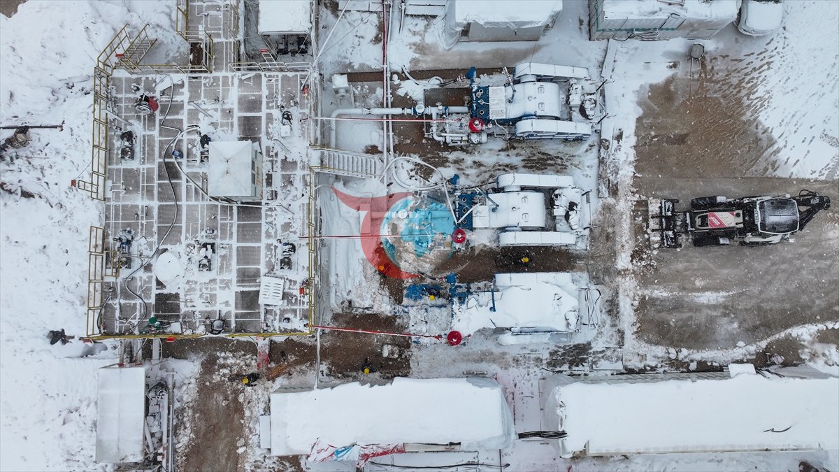 Kar kalınlığının 2,5 metreyi bulduğu Gabar'da petrol üretimi hız kesmeden sürüyor | TRT Haber Foto Galeri