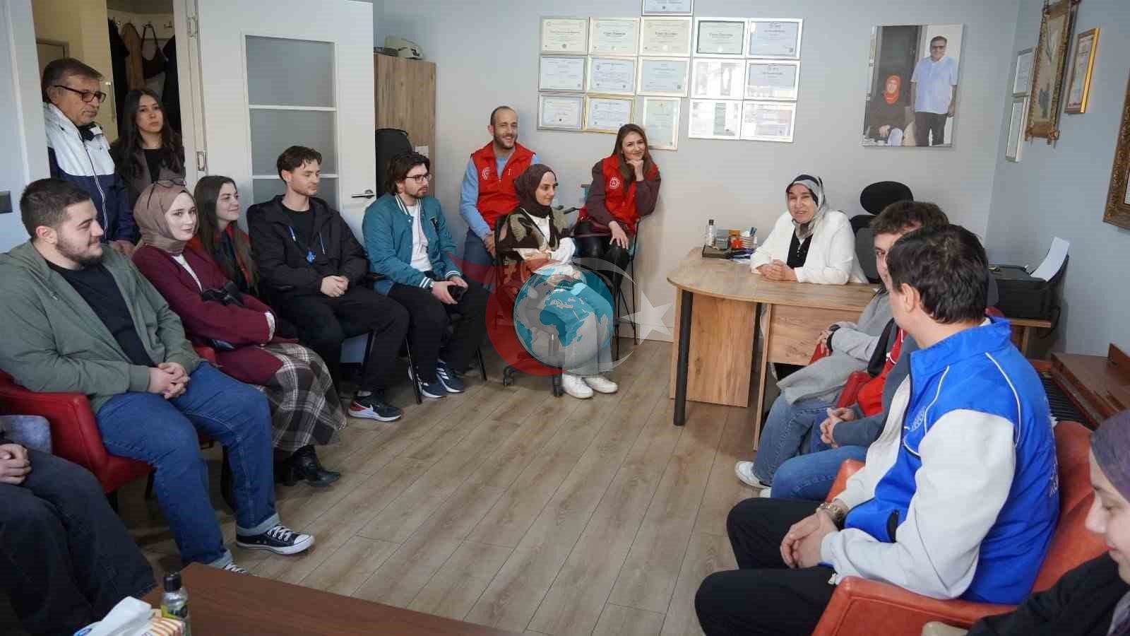 Zonguldak’ta üniversite öğrencileri geleceğe mektup yazdı