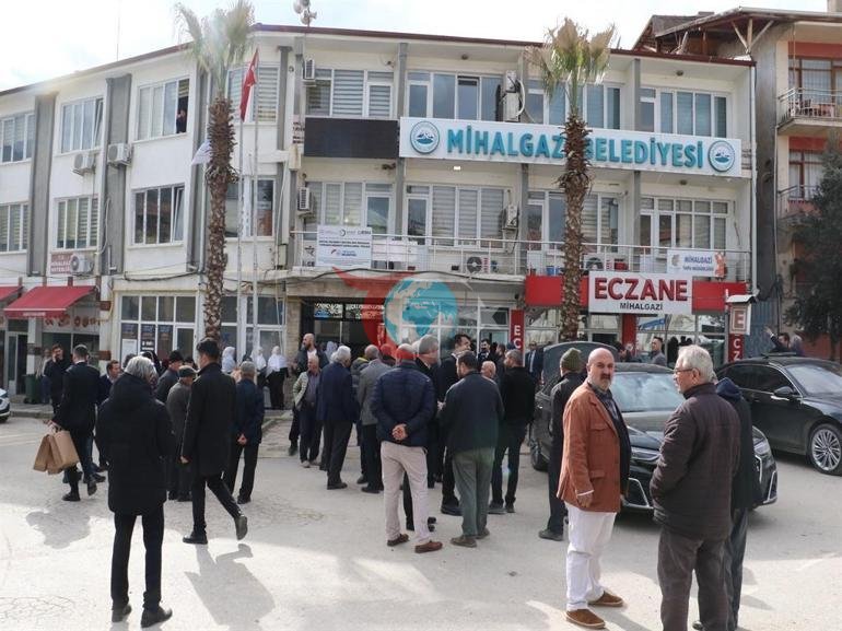 Bakan Uraloฤlu, Mihalgazi Belediye Baลkanฤฑ Akgรผnรผ ziyaret etti