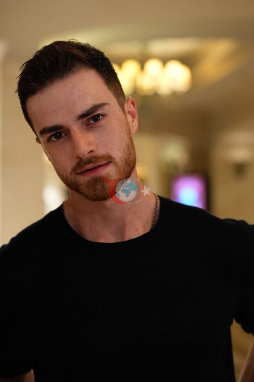 Yakışıklı oyuncu Recep Usta, iddialı projeye dahil oluyor