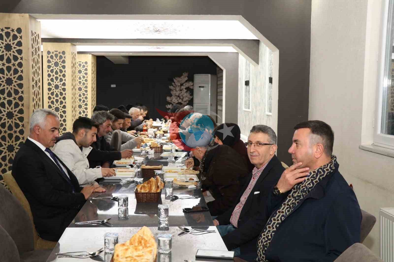 Oltu Belediyesi günlük 500 kişiye iftar yemeği veriyor