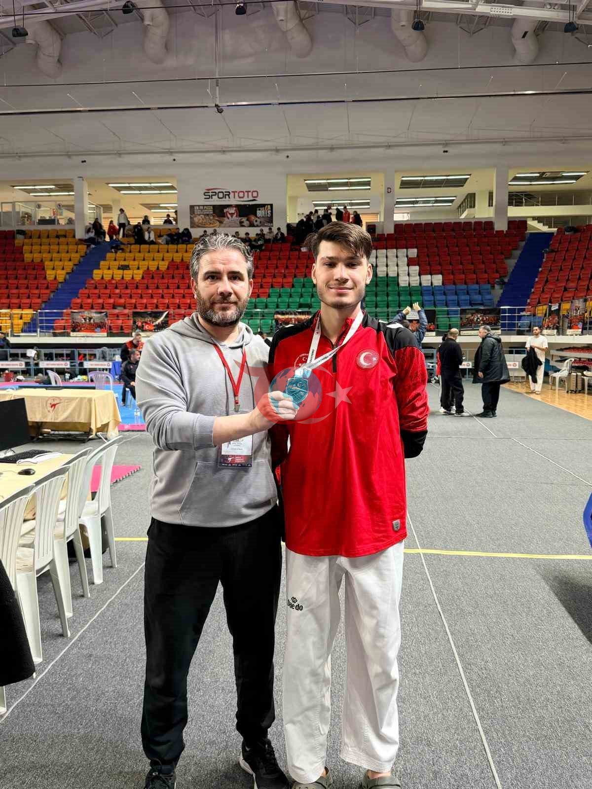 Kazada kollarını kaybetti, taekwondoyla hayata yeniden bağlandı