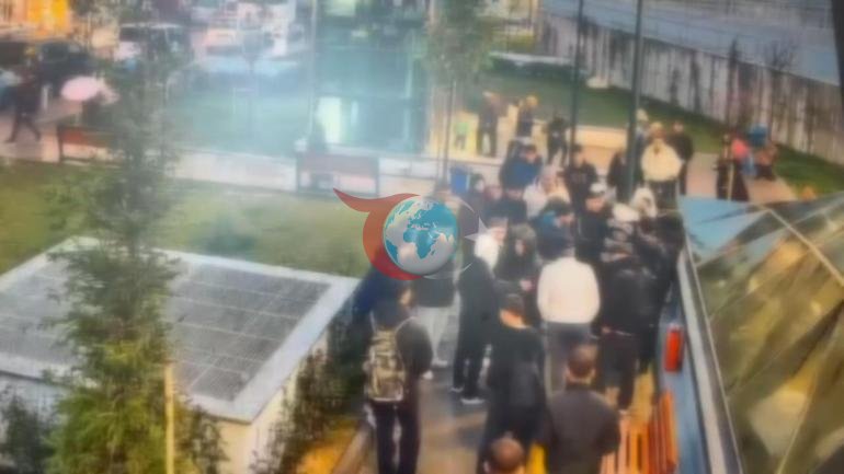 İstanbulda metro çıkışında dehşet Skandal mesajlar ortaya çıktı