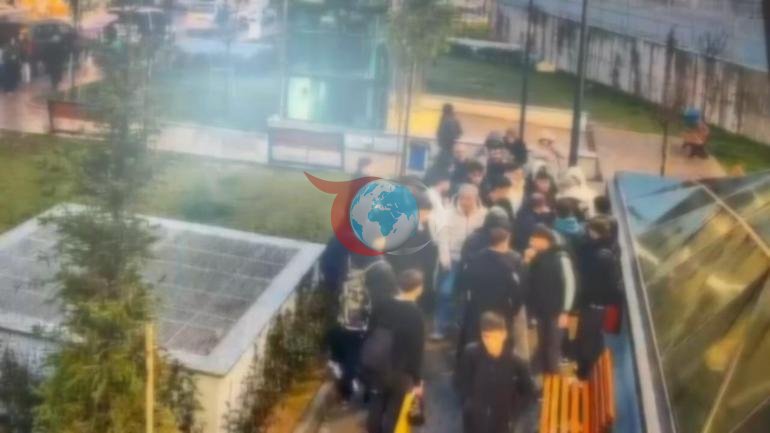 İstanbulda metro çıkışında dehşet Skandal mesajlar ortaya çıktı