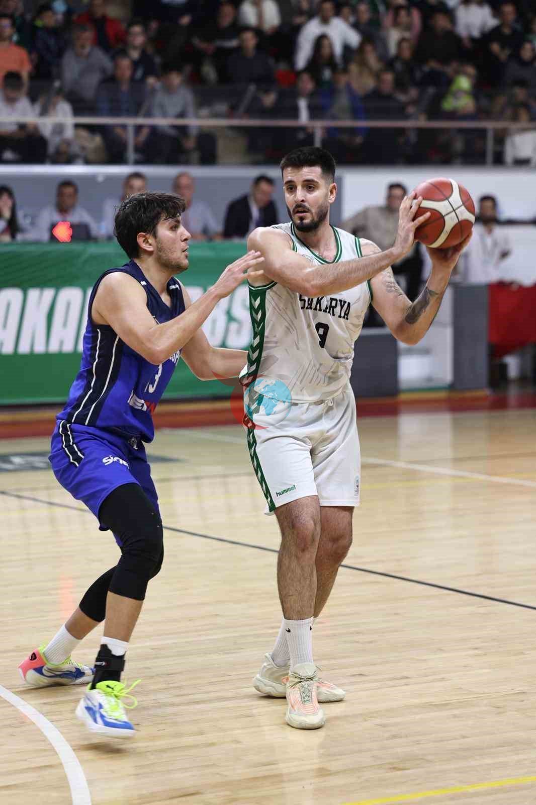 Büyükşehir Basketbol, Kütahya engelini farkla geçti