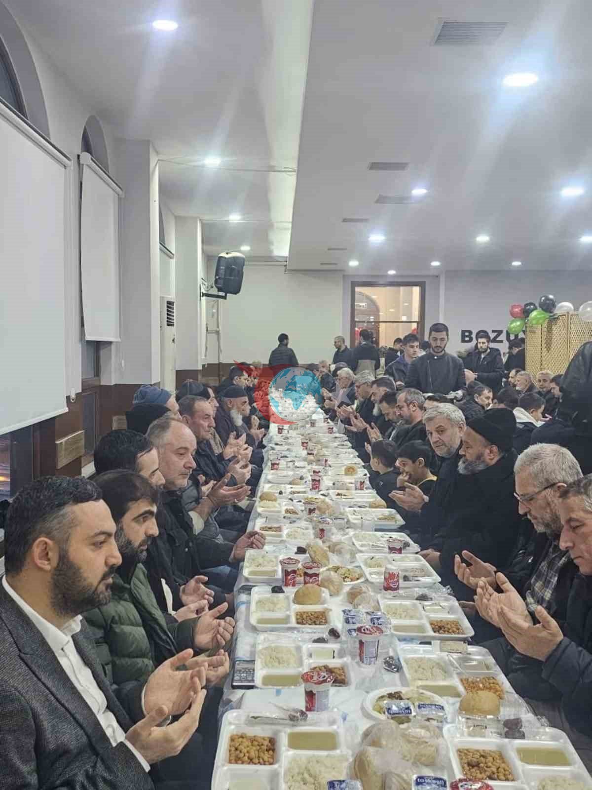 Bozรผyรผkโte Gazze yararฤฑna iftar dรผzenlendi
