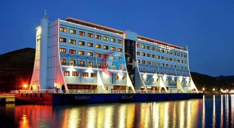 Dünyada bir ilkti, 3 ülke değiştirdi Ölen turist sonrası yüzen otelin tüm hikayesi değişti