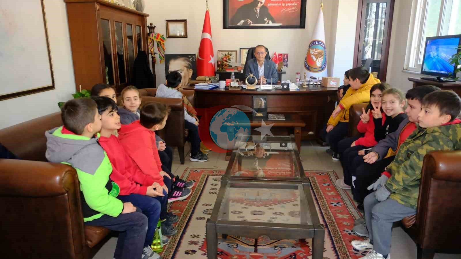 Kuyucak Belediye Başkanı Doğanca, öğrencileri belediyede ağırladı