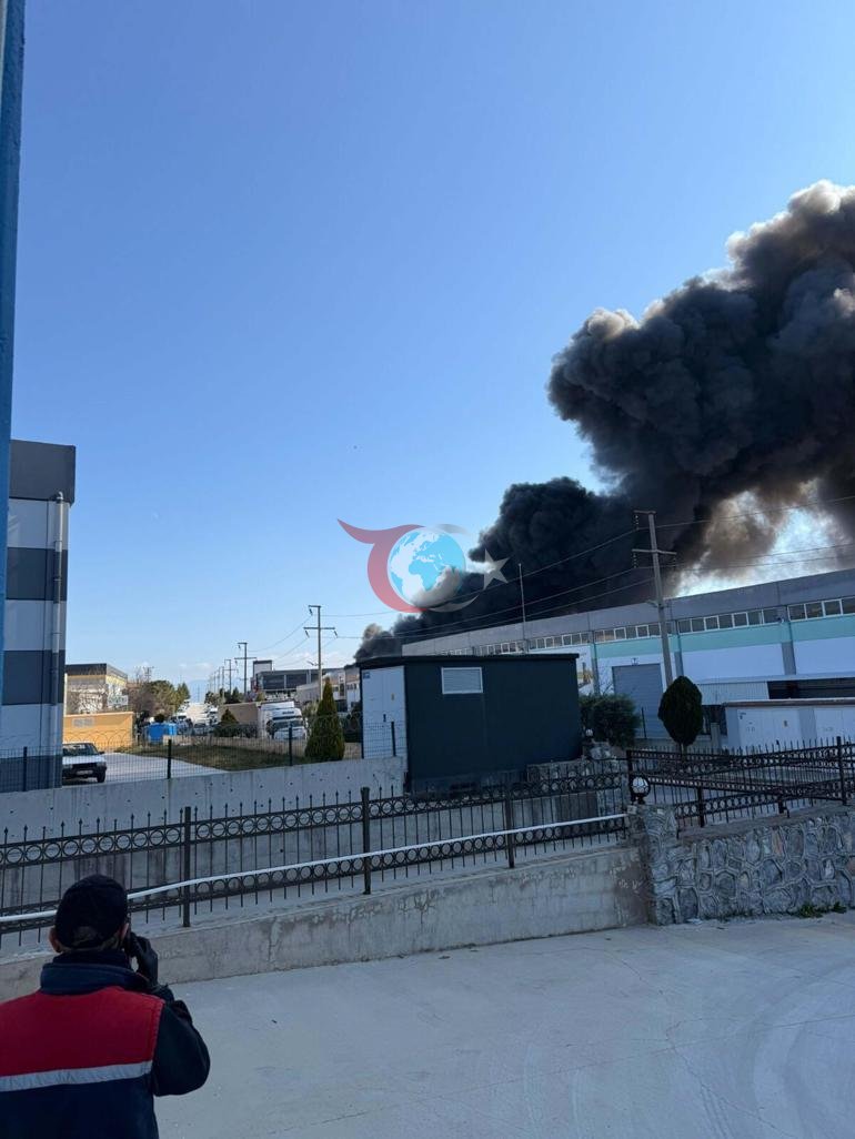 Manisada oyuncak fabrikasında yangın