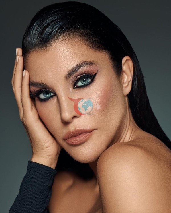 Deniz Akkaya: "Siyah yalılarda, karanlık partilere tanıklık ettim!" - Resim : 3