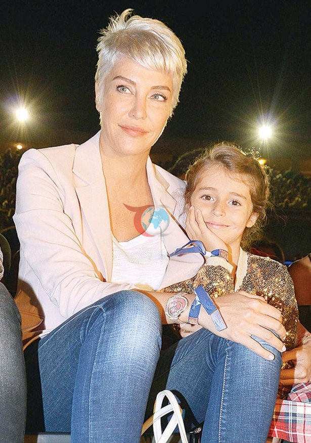 Deniz Akkaya: "Siyah yalılarda, karanlık partilere tanıklık ettim!" - Resim : 4