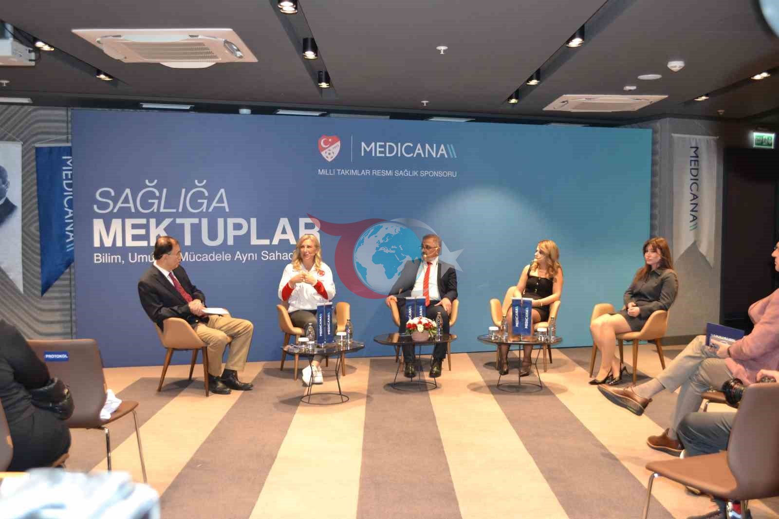 A Milli Kadın Futbol Takımı&rsquo;ndan kanser hastalarına moral ziyareti