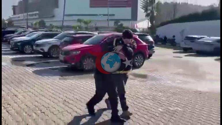Alarmları tornavidayla söken hırsız AVM’de kabinde yakalandı 118 suç kaydı çıktı