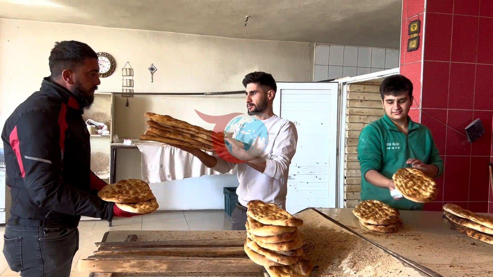 Adilcevaz&rsquo;da üç fırın Ramazan pidesini eski fiyattan satacak