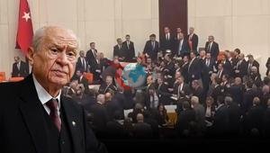 Mecliste Yemin kavgası Bahçeliden CNN Türke özel açıklama: CHP neyin korkusunu yaşıyor