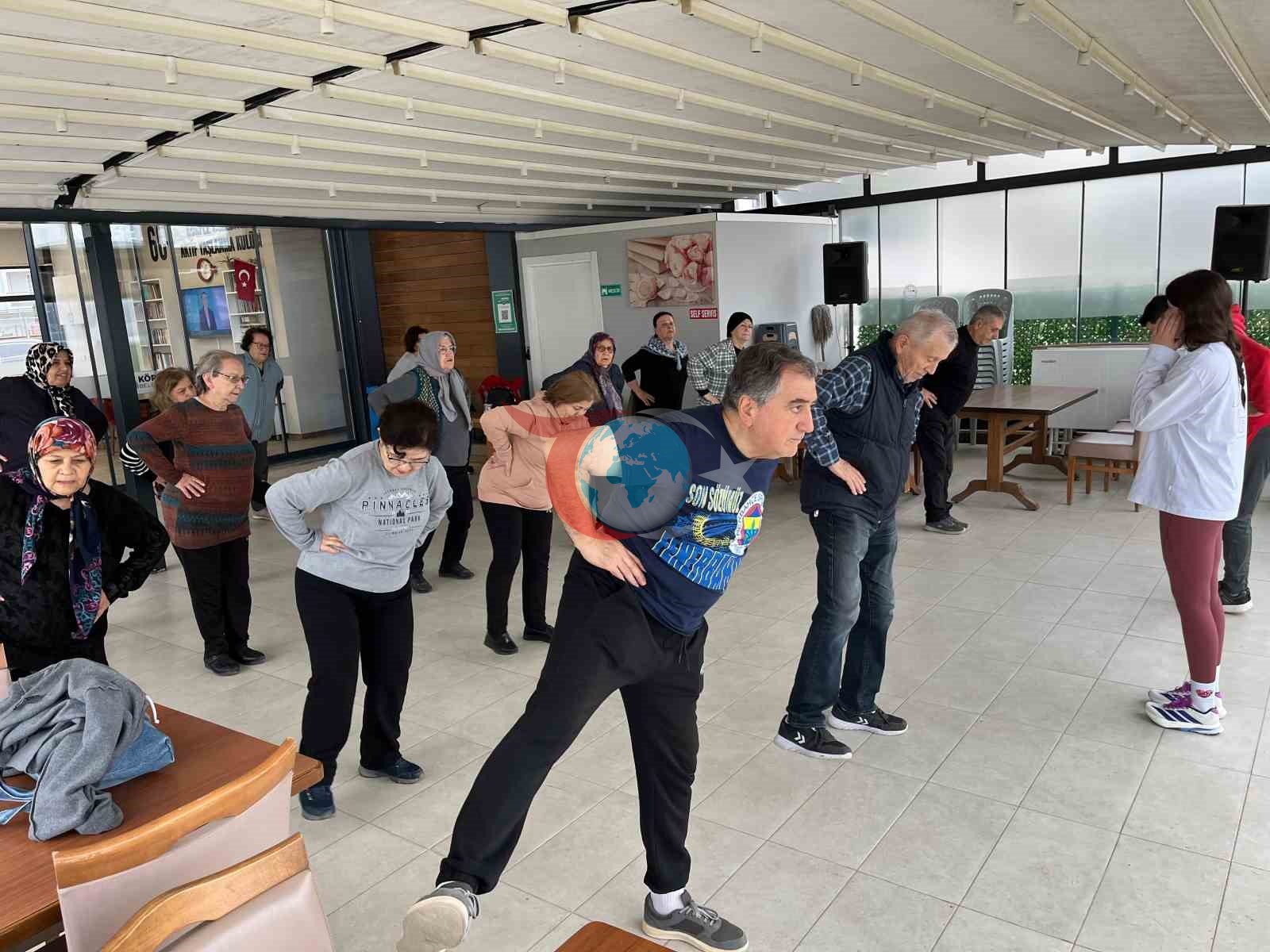 +60 Yaş Kulübü&rsquo;nde spor ve zihinsel egzersiz bir arada