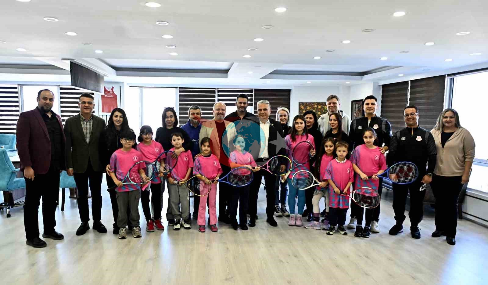 Minik raketler turnuva yolunda