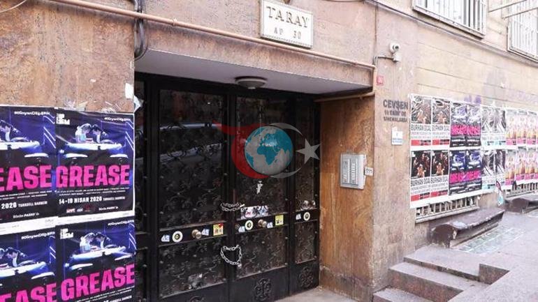 Evinin manzarası gündem olmuştu Orhan Pamukun 9 daire sahibi olduğu apartman yıkılıyor