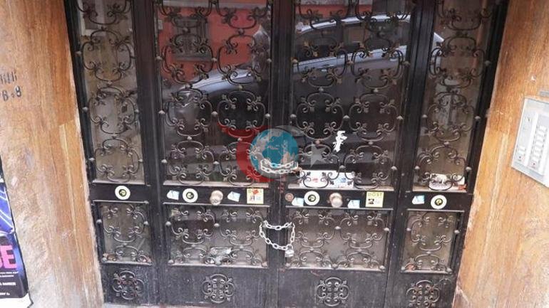 Evinin manzarası gündem olmuştu Orhan Pamukun 9 daire sahibi olduğu apartman yıkılıyor