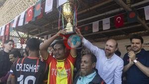 Bilal Erdoğan ile TİKA Başkanı Eren, Bangladeşte Arakan mülteci kampını ziyaret etti