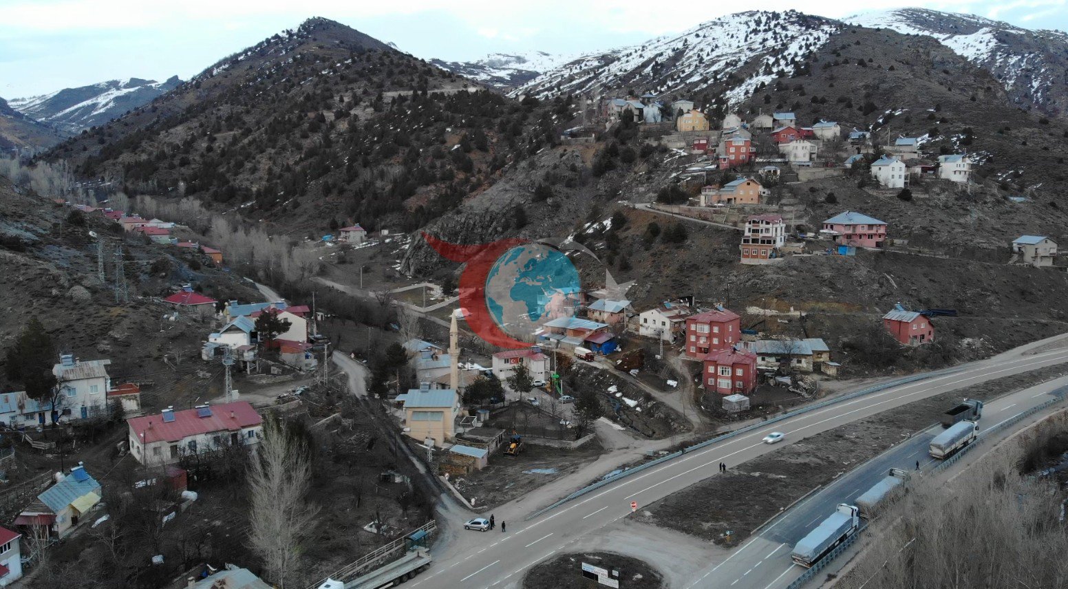 Geçit Köyü&rsquo;nde 18 yıllık iftar geleneği yoldan geçenleri sofrada buluşturuyor