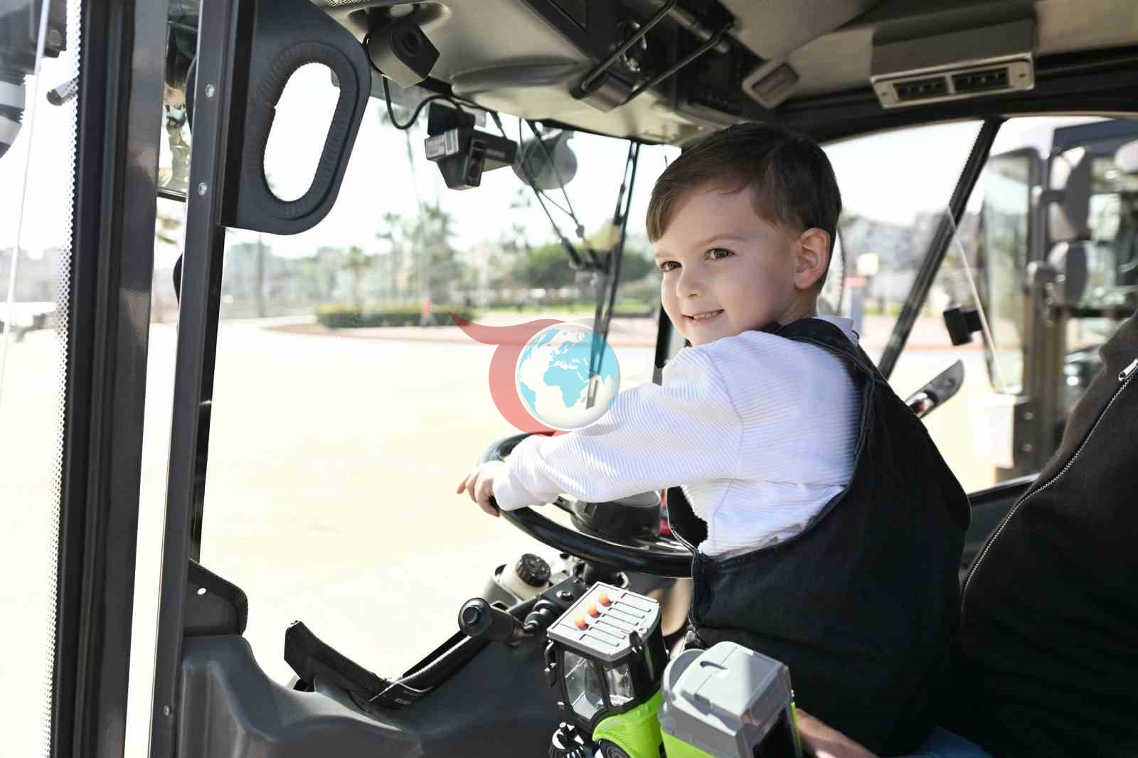 Minik Ayaz&rsquo;ın süpürge kamyonu hayali gerçek oldu