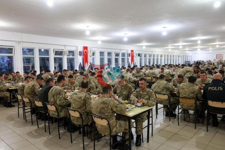 ฤฐftar sofrasฤฑnda Validen Mehmetรงike sรผrpriz