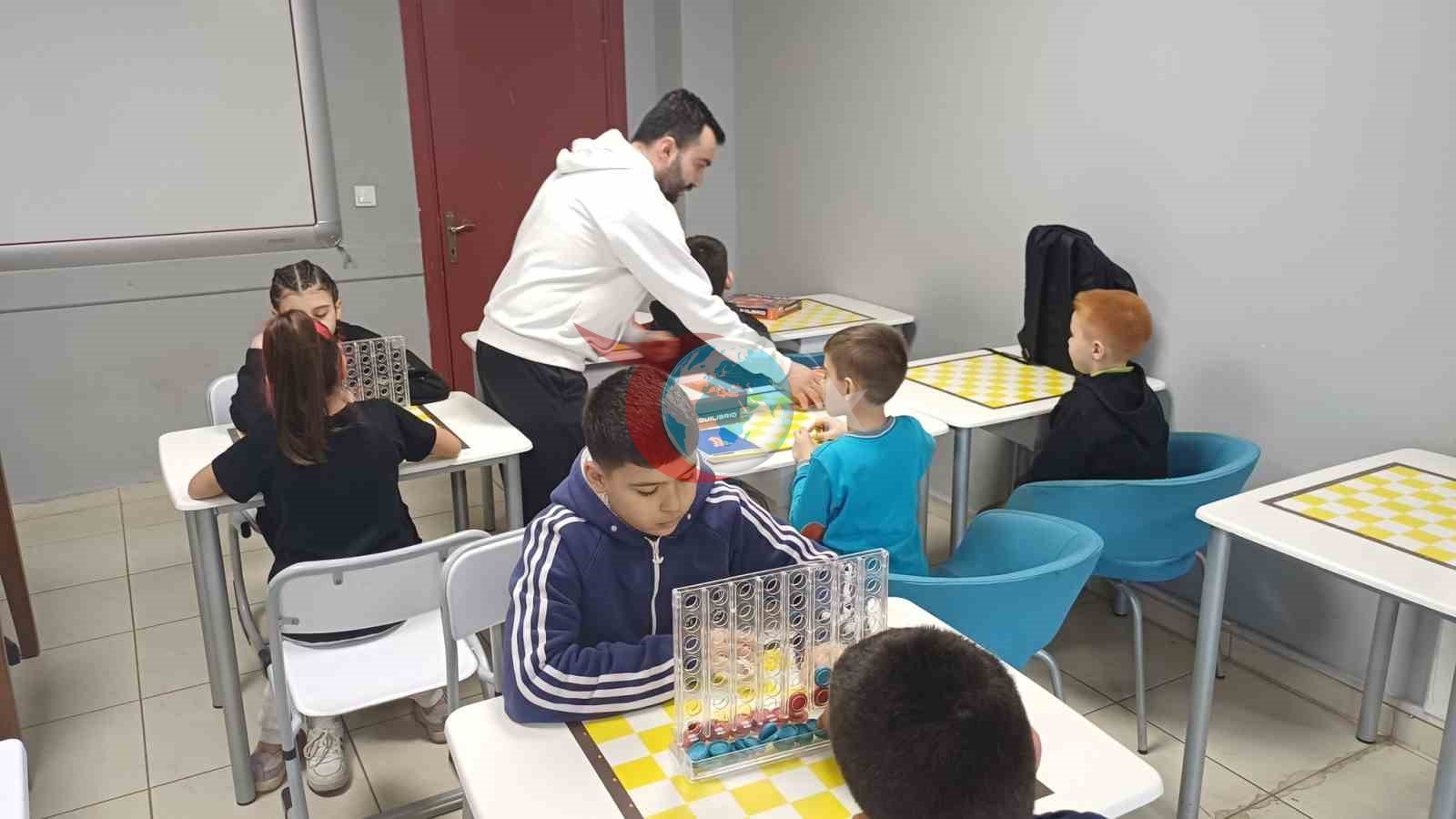 Gençlik merkezinde akıl ve zeka kursu ilgi görüyor