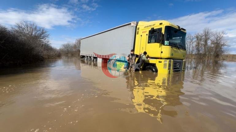 Edirnede sel sularฤฑnฤฑn ortasฤฑnda 3 gรผnlรผk esaret