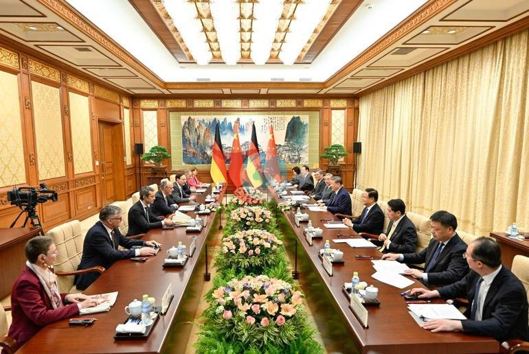 Çin Devlet Başkanı Şi, Almanya Başbakanı Merz ile görüştü