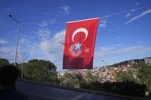 Şehit Hava Pilot Binbaşı Bolat'ın şehadet haberi İzmir'deki ailesine verildi! 'Askeriyenin önüne gidip su içerdi'