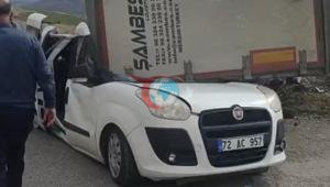 Batmanda TIRın dorsesi, radar aracının üzerine devrildi 1 jandarma personeli yaralandı