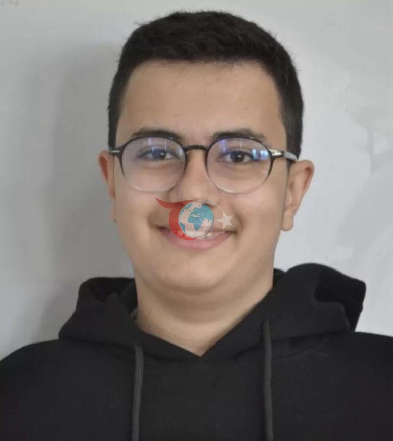 Evlat acısına yüreği dayanmadı Oğlunun mezarı başında fenalaşan anne hayatını kaybetti