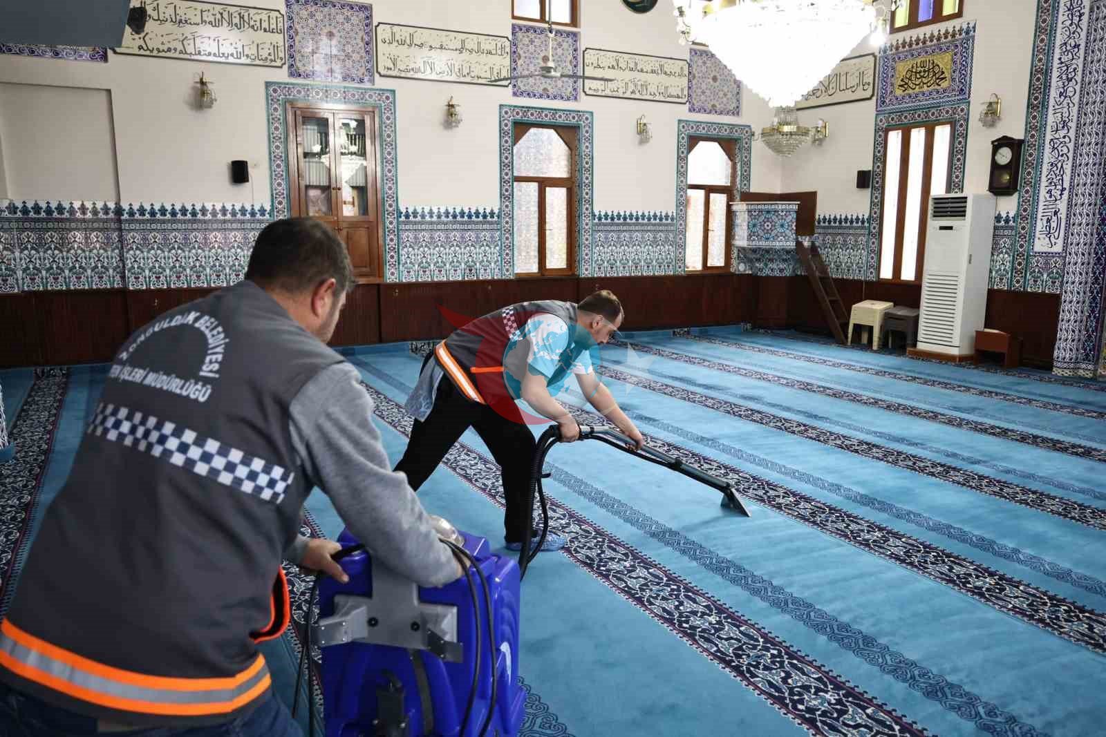 Zonguldak’ta camilerde Ramazan temizliği