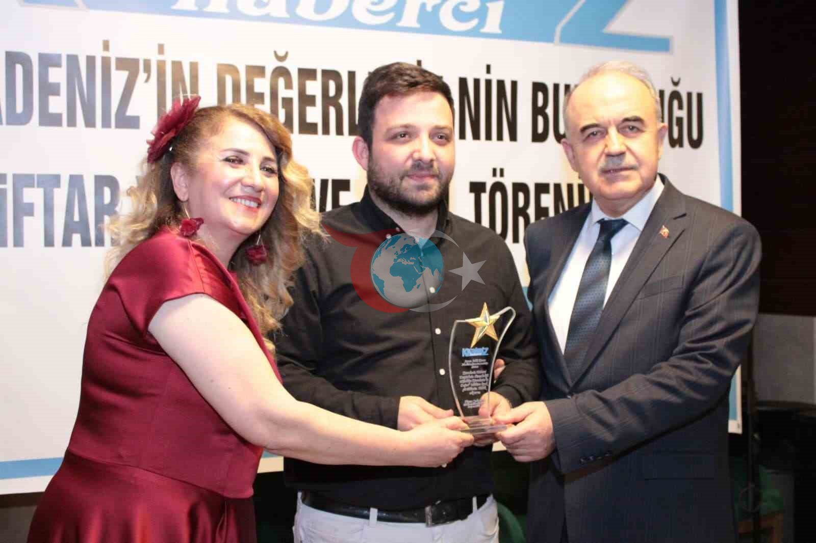 Karadeniz&rsquo;de &rsquo;yılın değerleri&rsquo; ödüllerini aldı